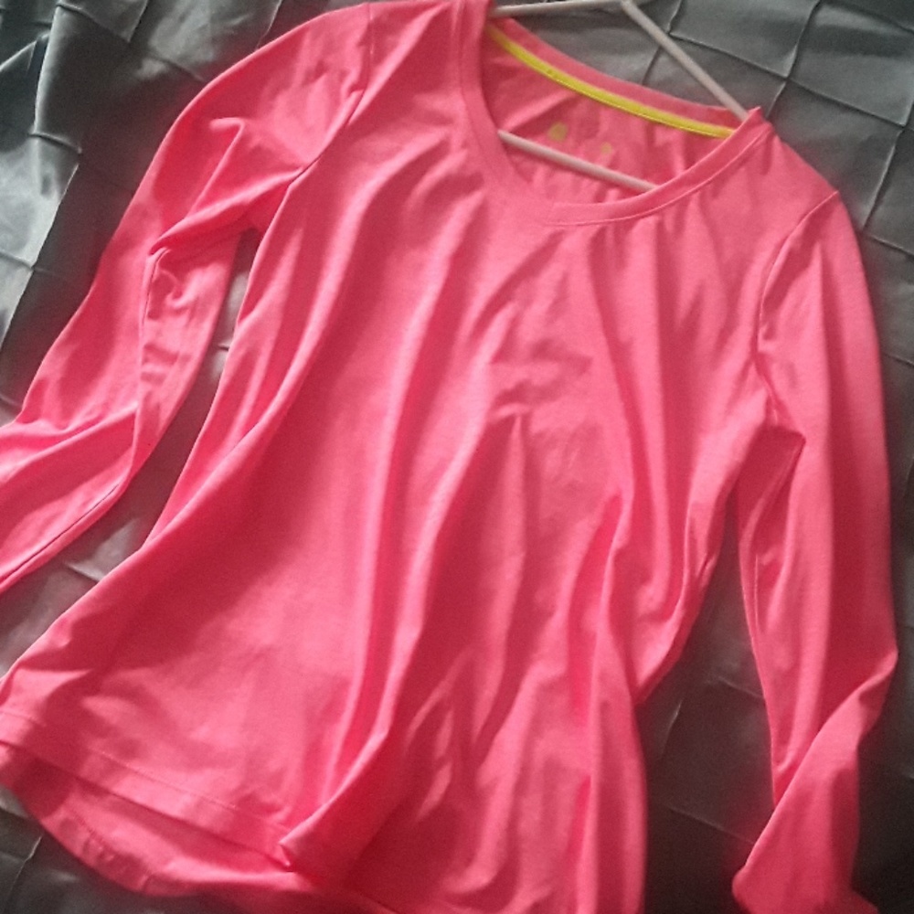 Athletic long sleeve top size M